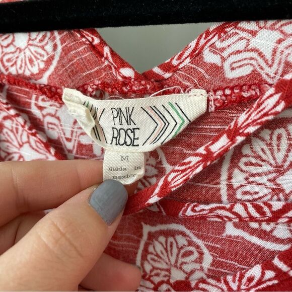 Pink Rose Geometric pattern lightweight Red top Medium - Picture 4 of 4